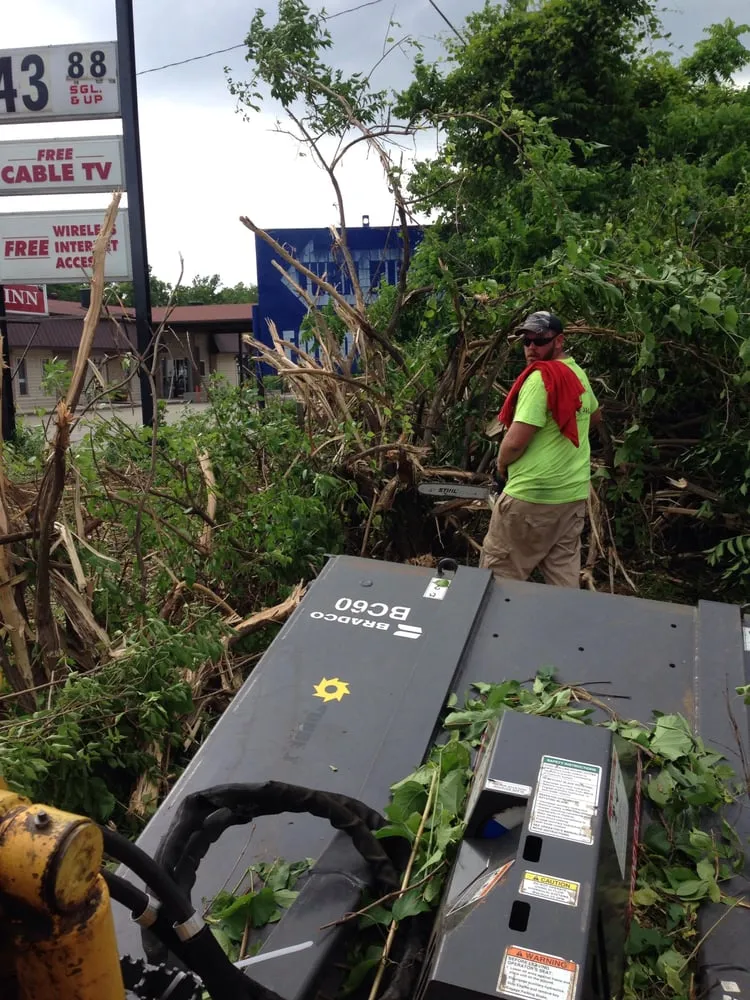 Local yard maintenance in Shepherdsville, KY - Lanham Property Mantainance