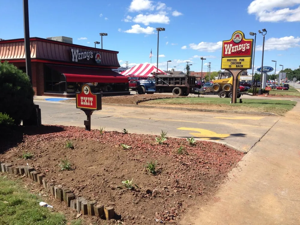 Affordable landscaping services for homes in Shepherdsville, KY by Lanham Property Mantainance