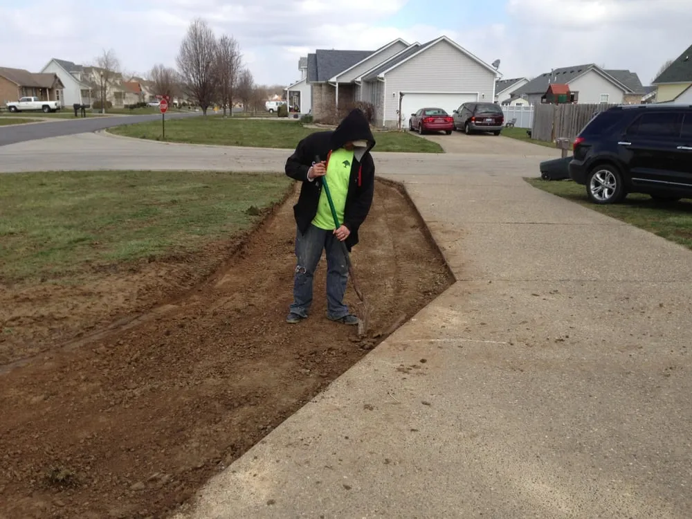 Trusted yard maintenance in Shepherdsville, KY by Lanham Property Mantainance