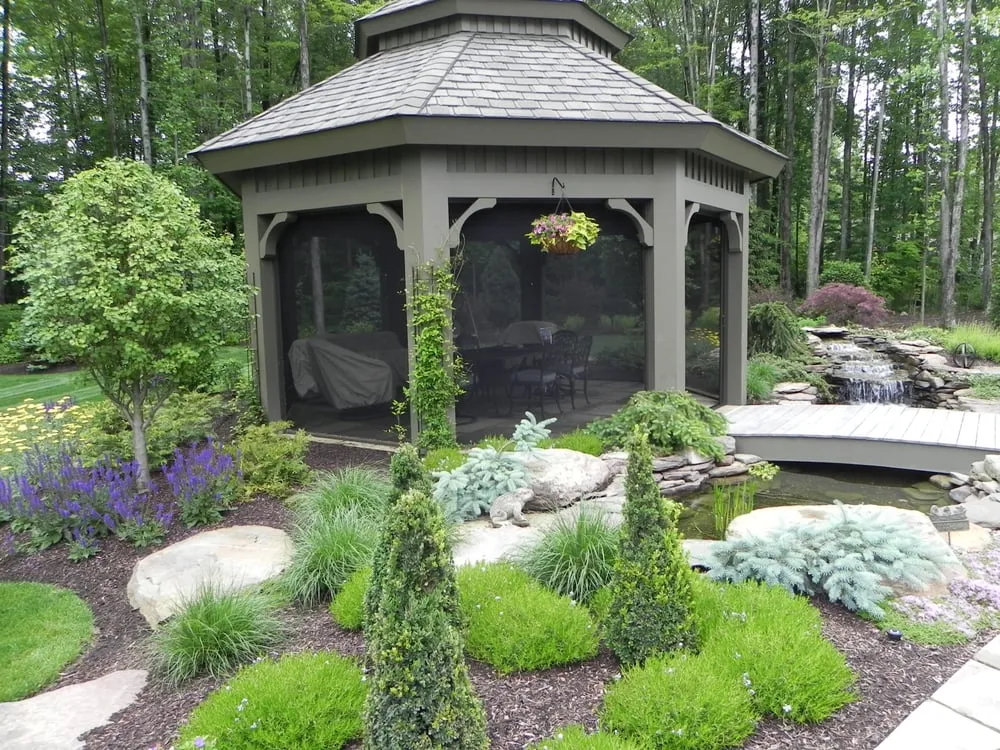 Affordable lawn mowing service experts serving Willoughby, OH - Lanhan Landscaping & Design