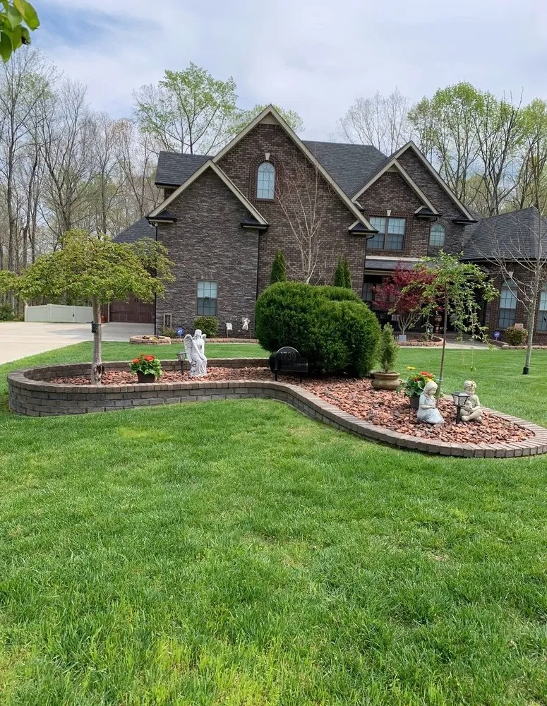 Top-rated outdoor landscaping experts serving Clarksville, TN - Lanier Lawn & Landscaping