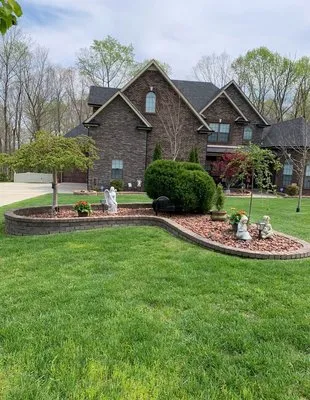 Lanier Lawn & Landscaping Logo