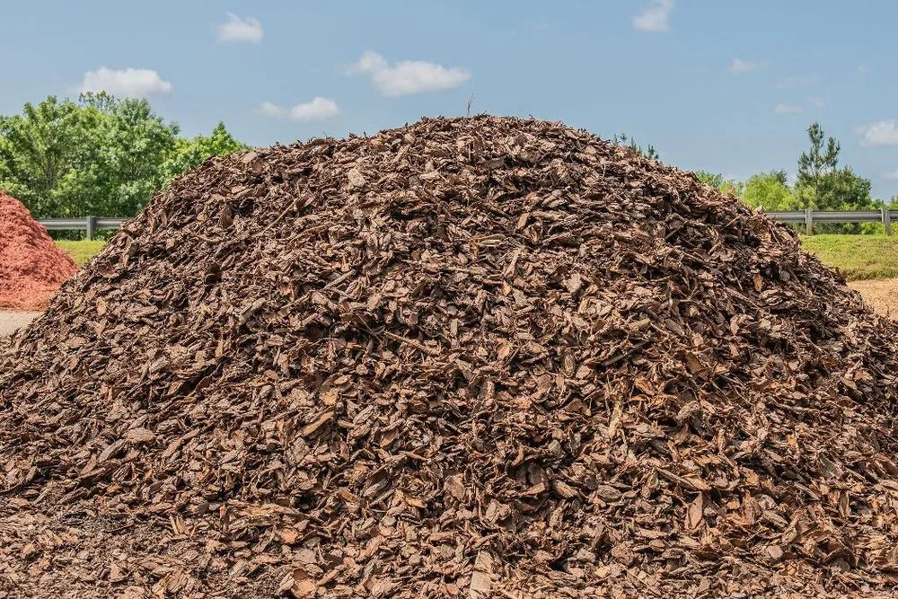 Custom yard maintenance in Pineville, NC - Lanier Material Sales