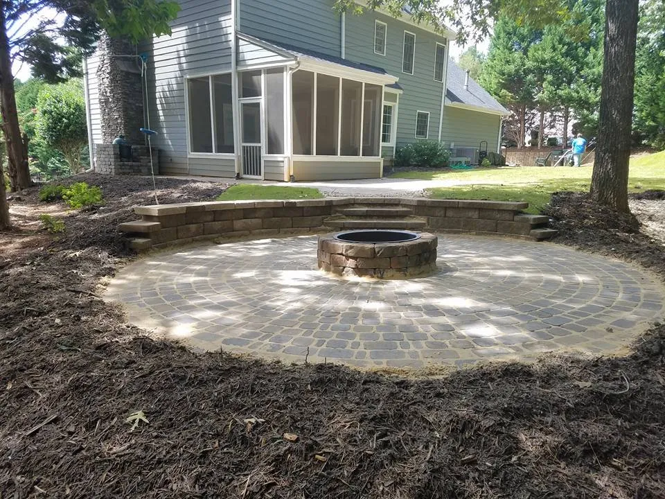 Trusted lawn care service experts serving Tyrone, GA - Lanier Yardscapes