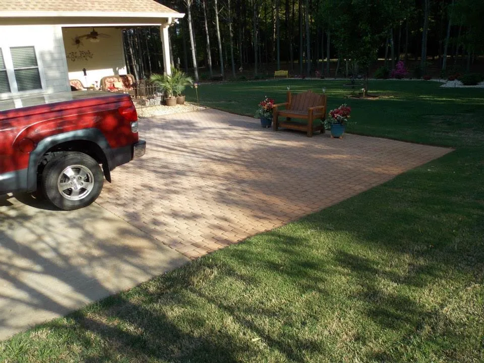 Reliable yard maintenance in Tyrone, GA - Lanier Yardscapes