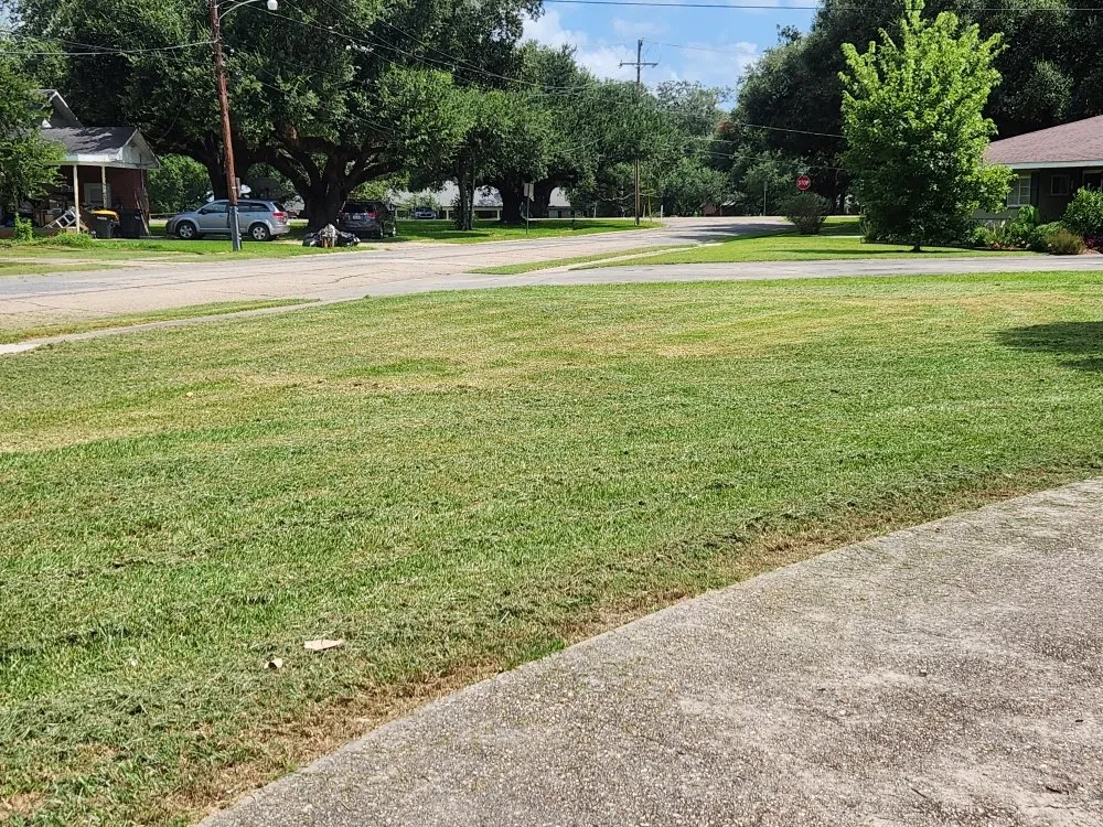 Reliable garden landscaping in New Iberia, LA - Lanie's Lawncare Services