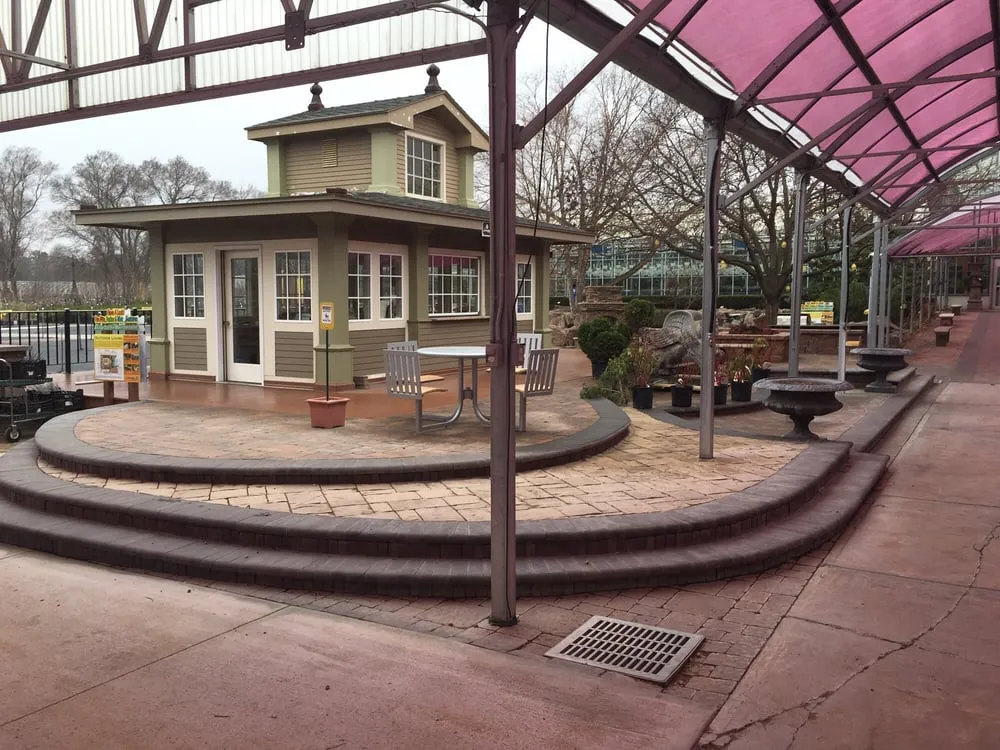 Local lawn mowing service in Omaha, NE - Lanoha Nurseries