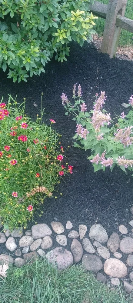 Professional garden landscaping in Birdsboro, PA - Lanona Landscaping & Lanona Cleaning service