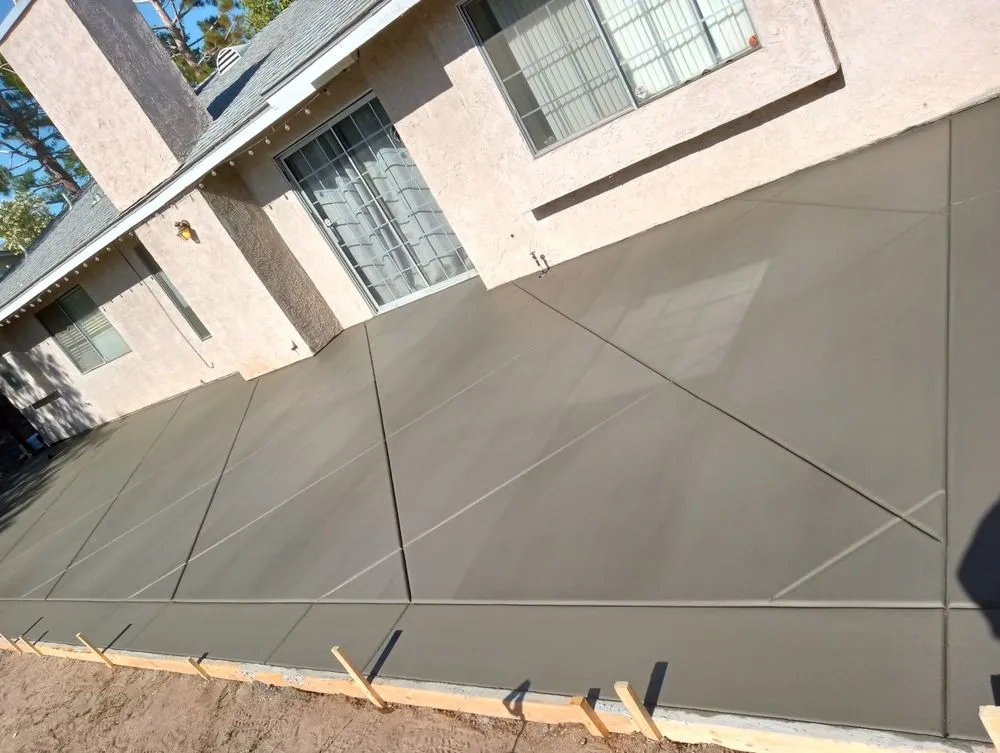 Professional landscaping services experts serving Montebello, CA - Lanscaping Manguito