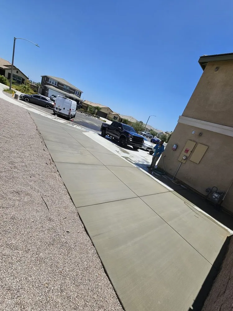 Top-rated outdoor landscaping with custom design across Montebello, CA - Lanscaping Manguito