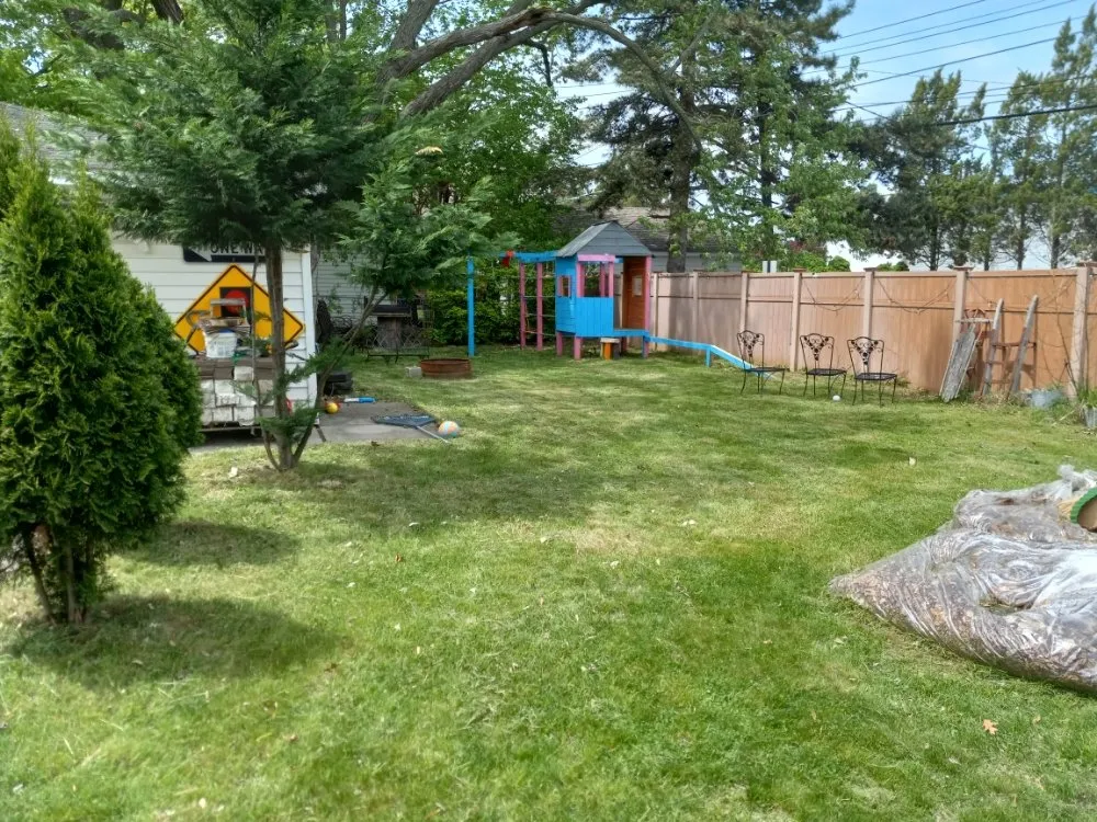 Top-rated lawn mowing service experts serving Dearborn Heights, MI - Lansfield's Lawn Care