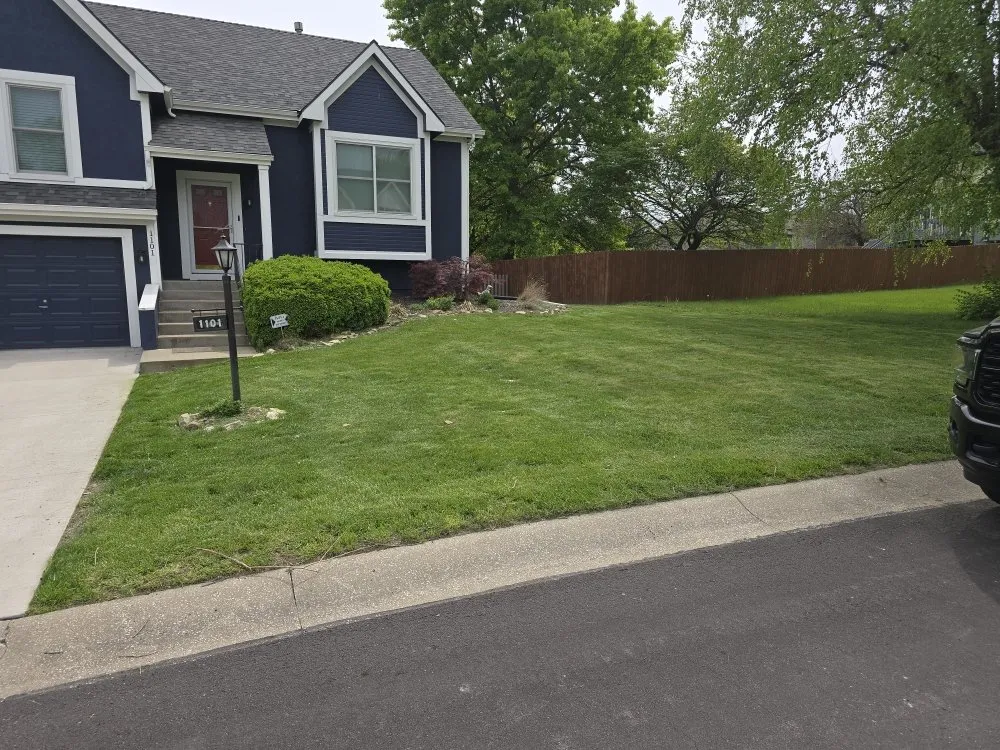 Expert yard maintenance experts serving Leavenworth, KS - Lansing Lawn Care