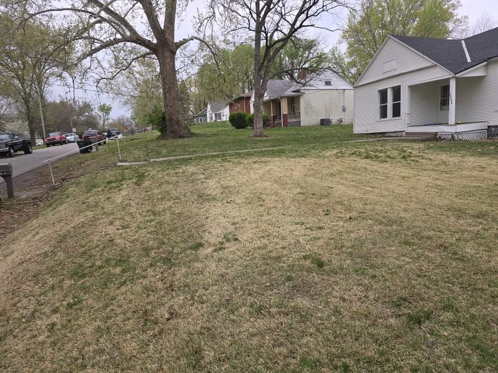 Reliable lawn mowing service experts serving Leavenworth, KS - Lansing Lawn Care