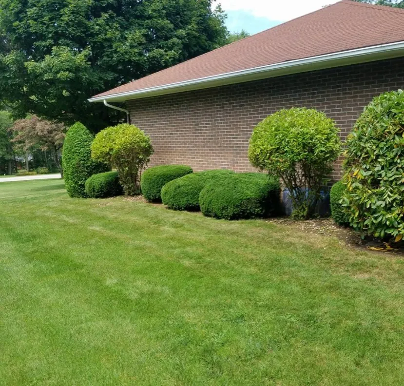 Professional garden landscaping for beautiful yards across Jennerstown, PA - Lantz Lawn Service