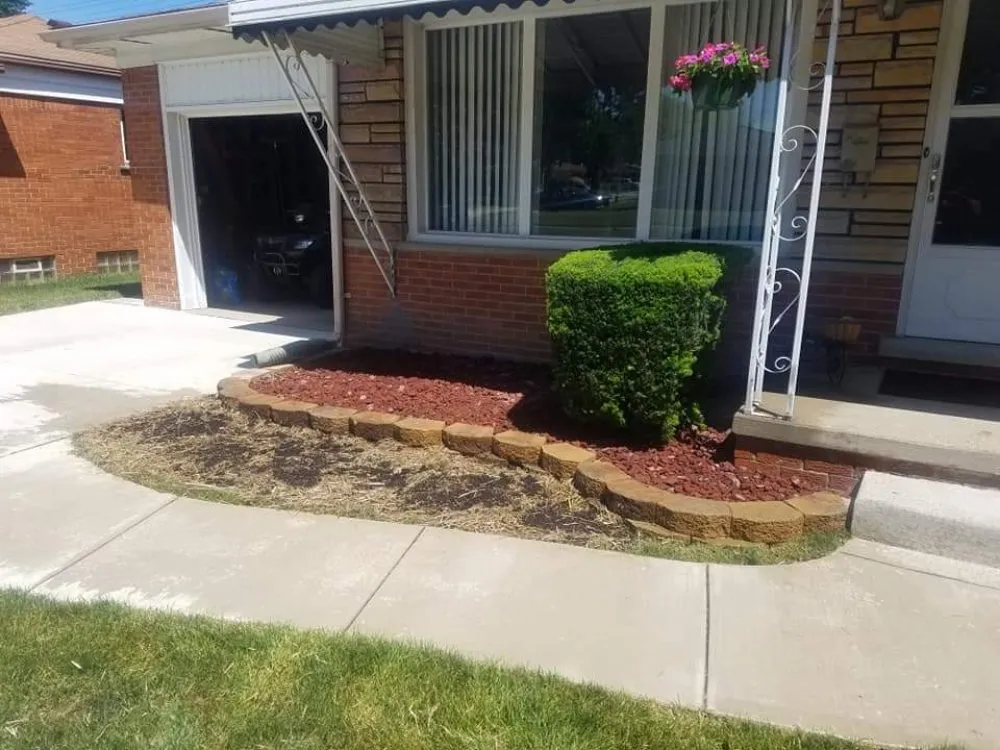 Top-rated yard maintenance experts serving Warren, MI - Lapere's Landscaping