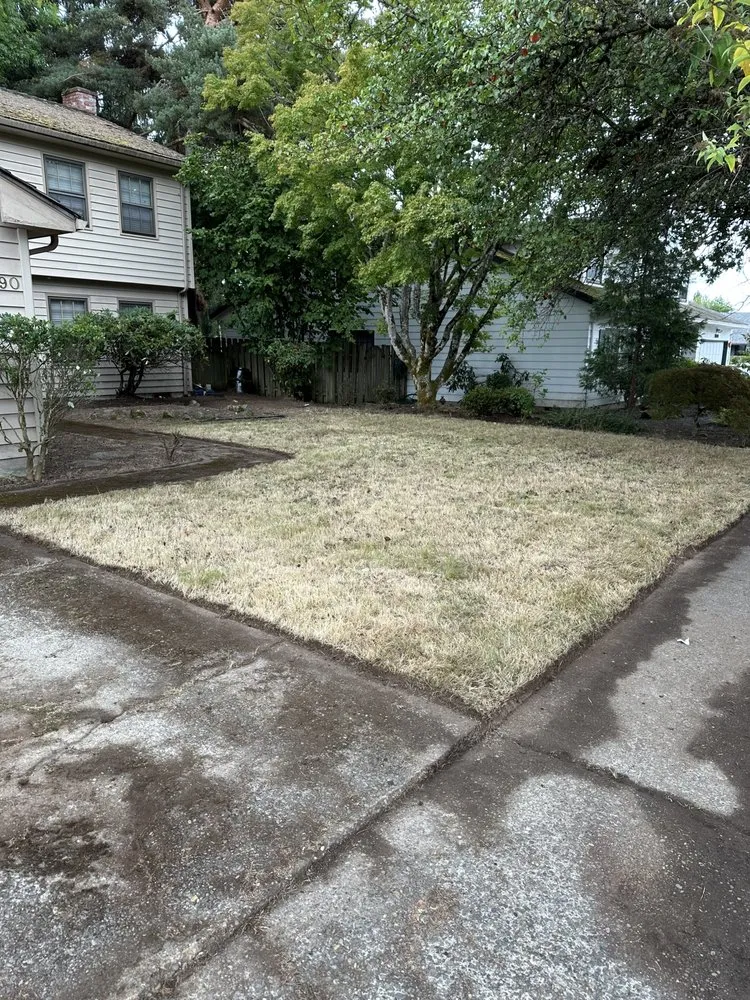 Reliable lawn mowing service experts serving Sherwood, OR - Lara GreenHand