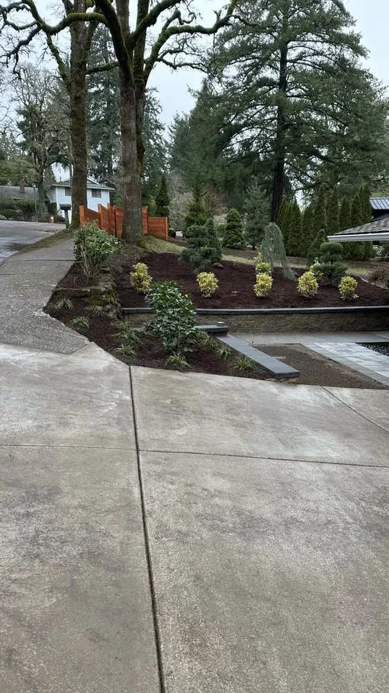 Expert garden landscaping experts serving Sherwood, OR - Lara GreenHand