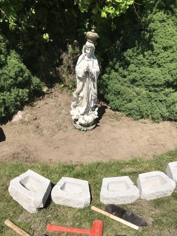 Expert yard maintenance experts serving Wixom, MI - Lara Landscaping