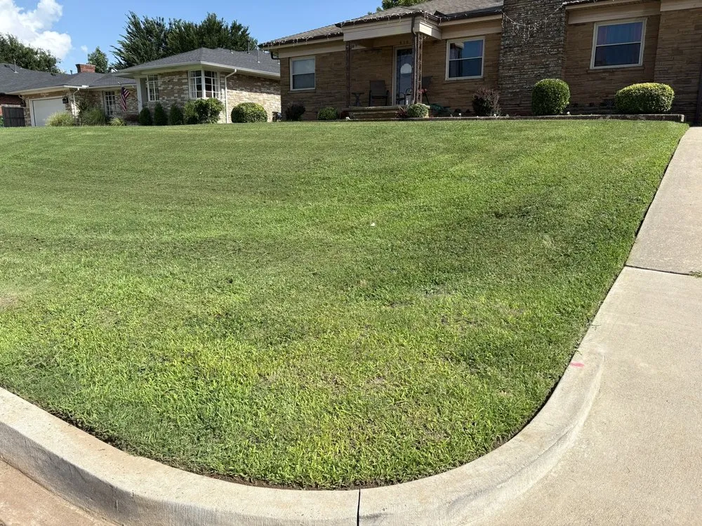 Top-rated garden landscaping in Oklahoma City, OK by Lara Lawn Care
