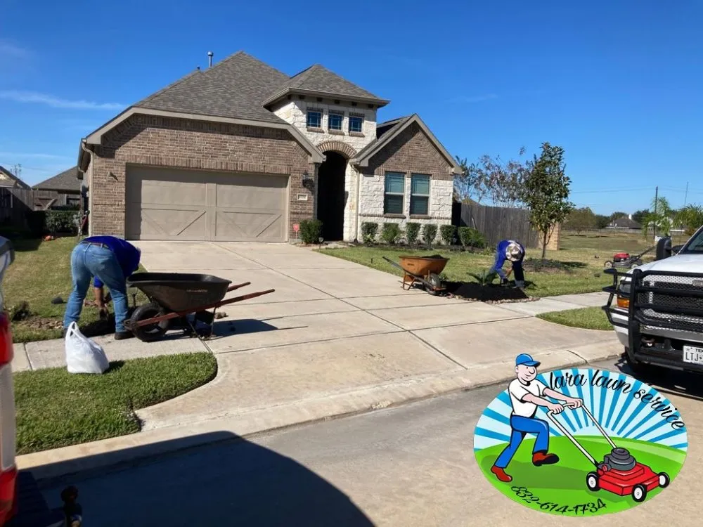Reliable yard cleanup service for beautiful yards across Crosby, TX - Lara Lawn Service