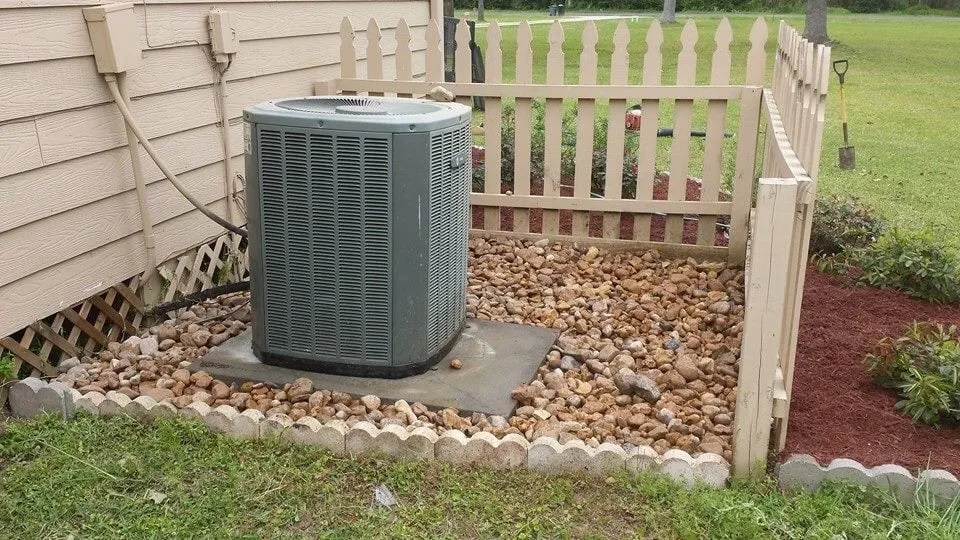 Trusted yard maintenance in Crosby, TX by Lara Lawn Service