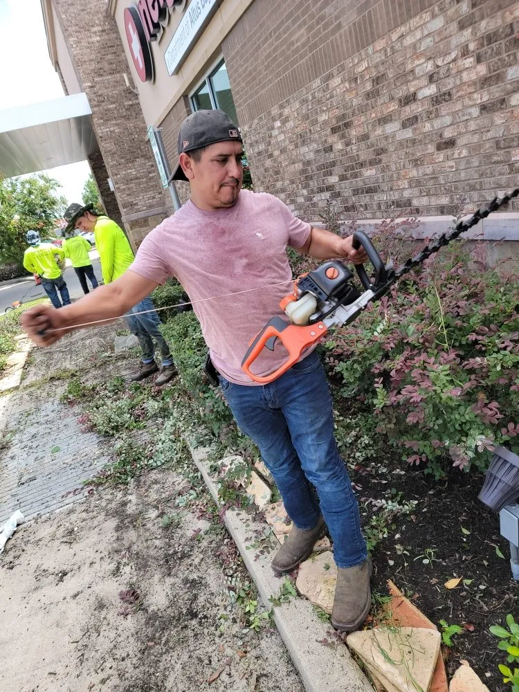 Trusted lawn care service in Crosby, TX by Lara Lawn Service