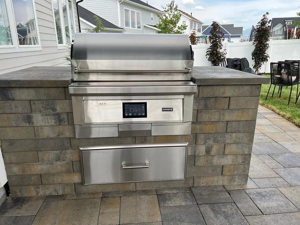 Reliable landscaping services for year-round maintenance in Eagle Mountain, UT by Lara’s Landscaping