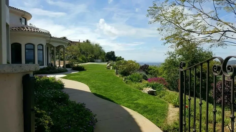 Custom outdoor landscaping in Oceanside, CA - Lara's Landscaping