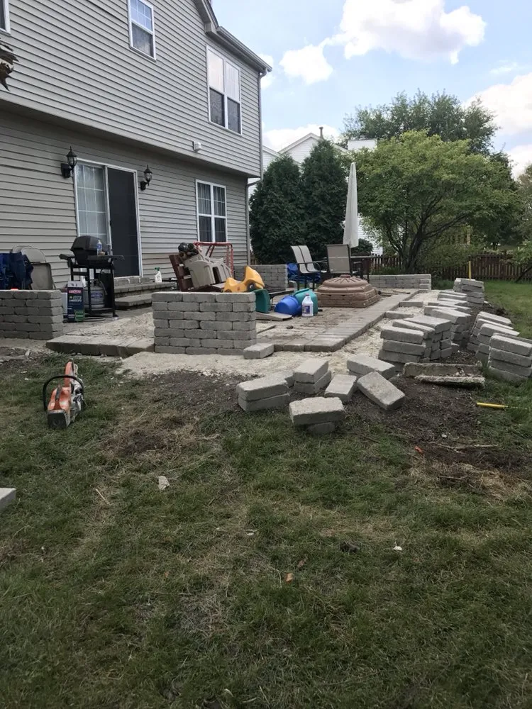 Custom residential landscaping near you in Yorkville, IL by Lara's landscaping