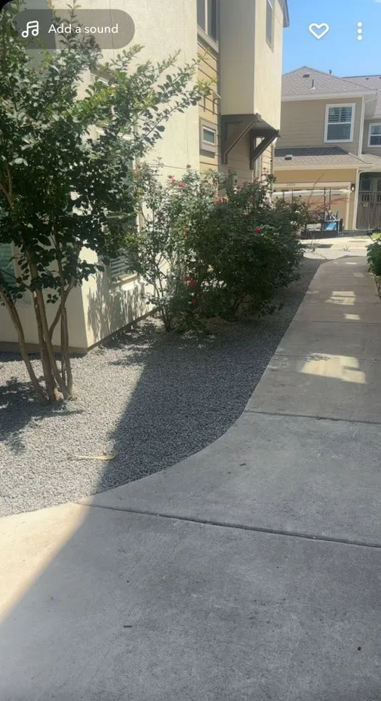 Professional lawn mowing service in Uhland, TX - LaRaza Contracting LLC