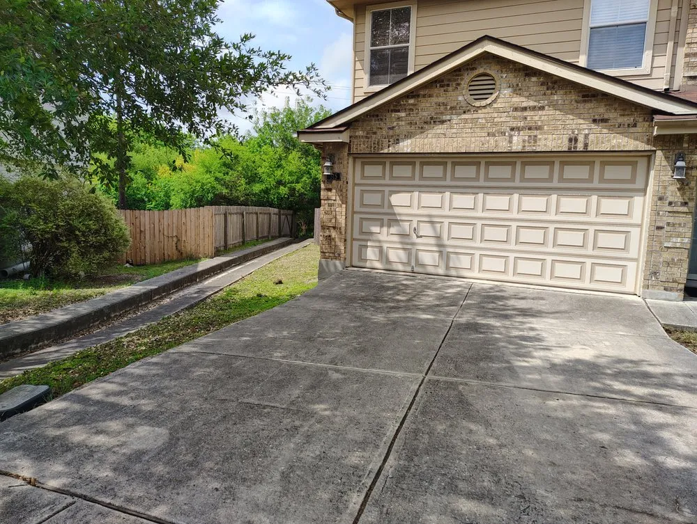 Custom landscape design experts serving San Antonio, TX - Laredo Landscaping