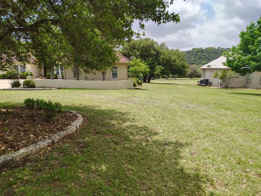 Custom landscaping services in San Antonio, TX by Laredo Landscaping