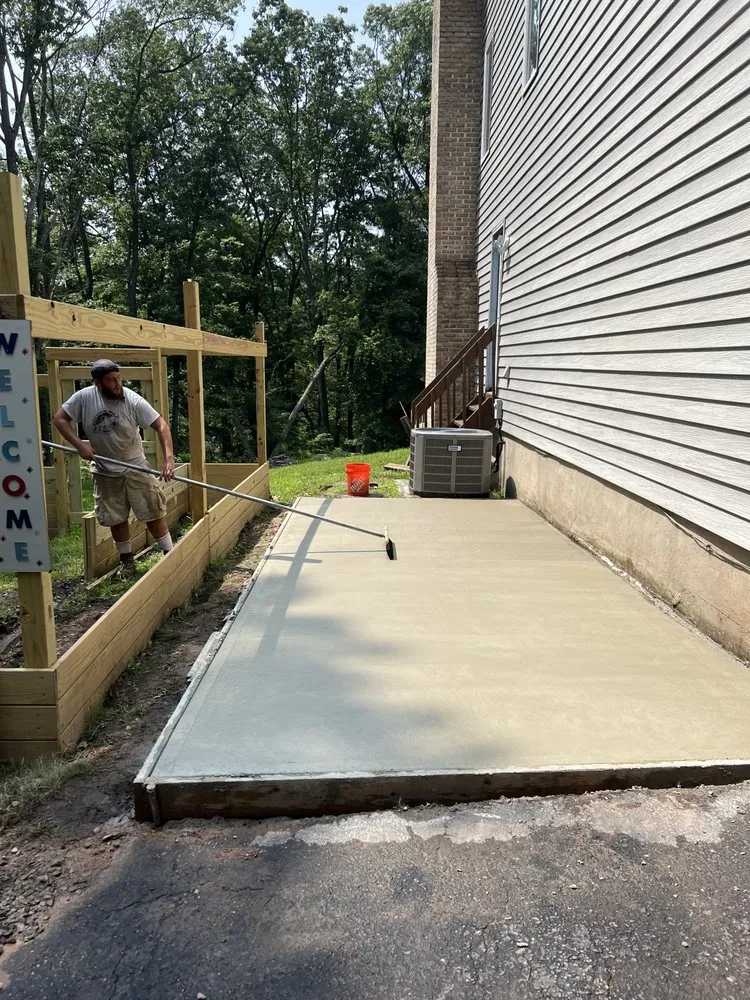 Expert lawn mowing service with custom design in Stewartsville, NJ by Largo Paving