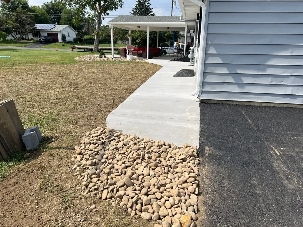 Professional lawn care service experts serving Stewartsville, NJ - Largo Paving