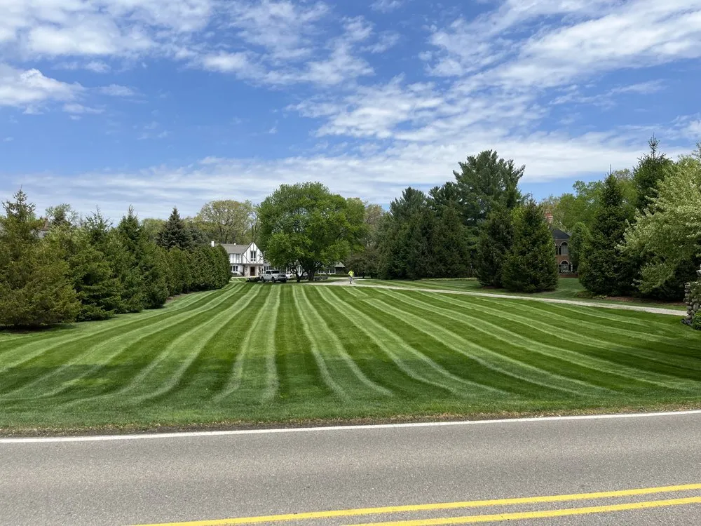 Expert yard maintenance experts serving Waterford, MI - Lariat Lawn and Landscape