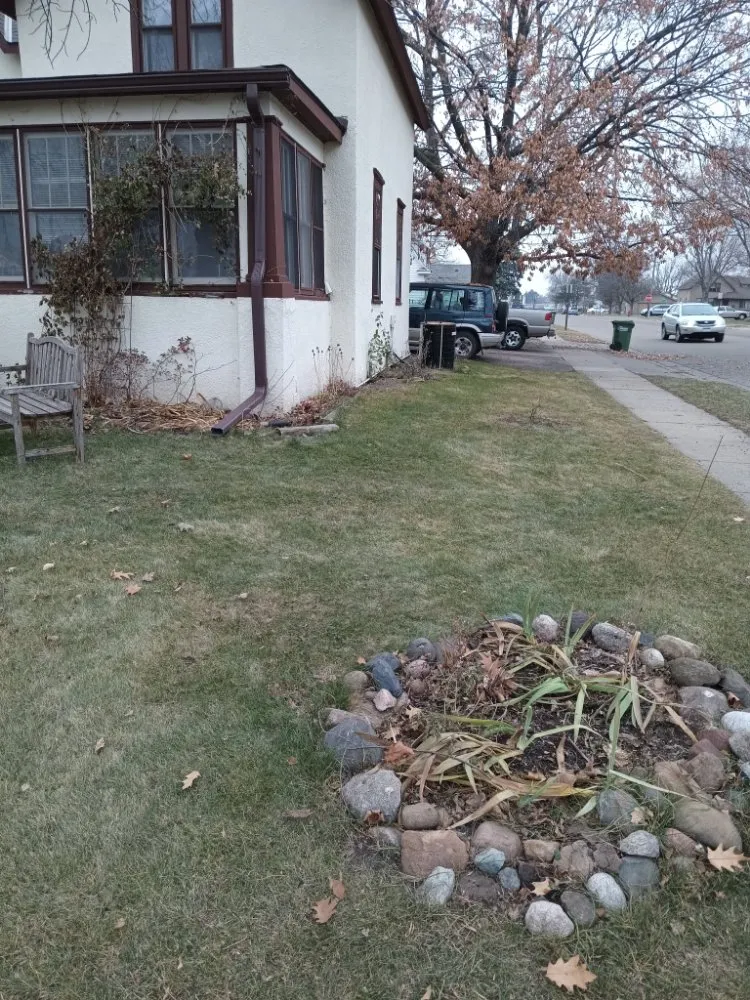 Expert lawn mowing service in Minneapolis, MN - Larkin Lawn Care