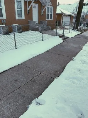 Larkin Lawn Care Logo