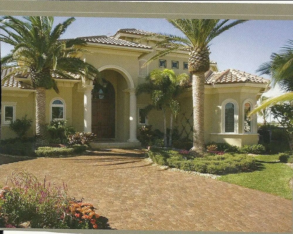 Expert lawn care service experts serving Apopka, FL - Larkin's Landscape & Irrigation