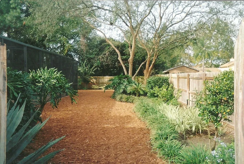 Local garden landscaping for beautiful yards in Apopka, FL by Larkin's Landscape & Irrigation