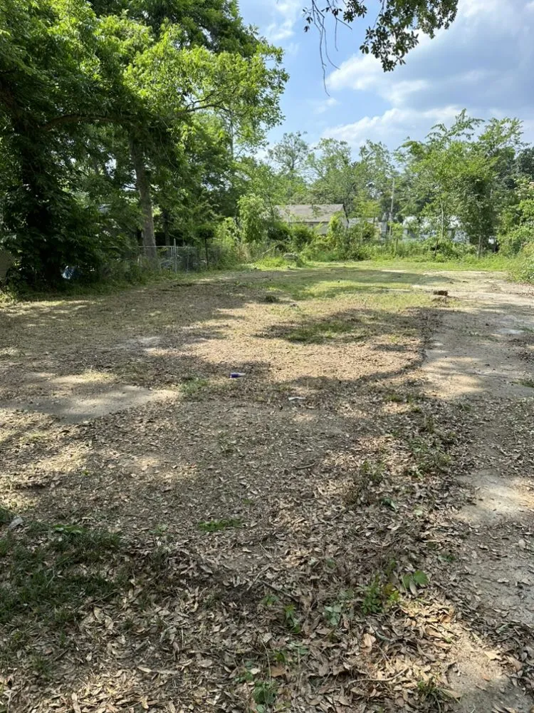 Trusted lawn mowing service in Addis, LA - Larro Landscaping Lawn and Pressure