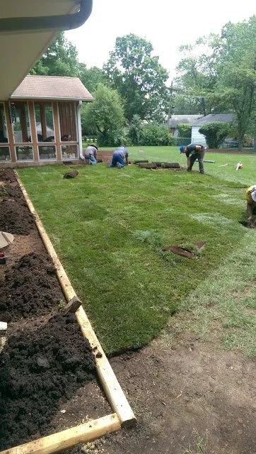 Reliable yard cleanup service in Brookfield, IL - Larry's Lawn Care and Design