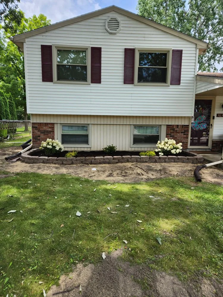 Reliable yard maintenance near you across Southgate, MI - Larry's Lawn Care