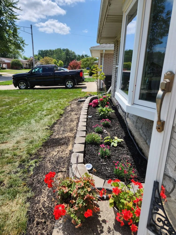 Local lawn care service in Southgate, MI by Larry's Lawn Care