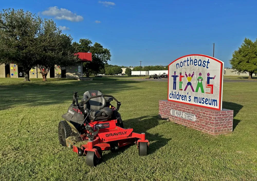Local lawn care service experts serving Cumby, TX - Larry's Lawn Mowing Service