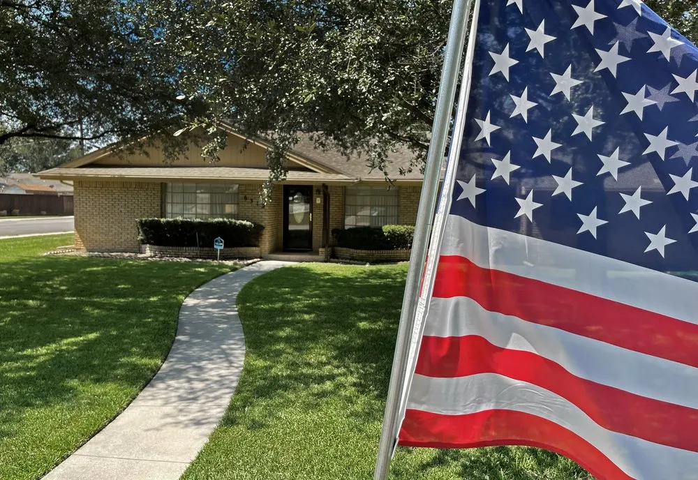 Reliable garden landscaping near you across Cumby, TX - Larry's Lawn Mowing Service