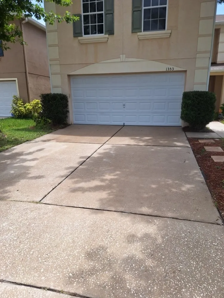 Reliable outdoor landscaping in Alafaya, FL by Larry's Mowing & Pressure Washing Services