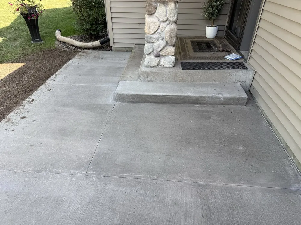 Custom landscape design experts serving New Auburn, WI - Larsen Land Service