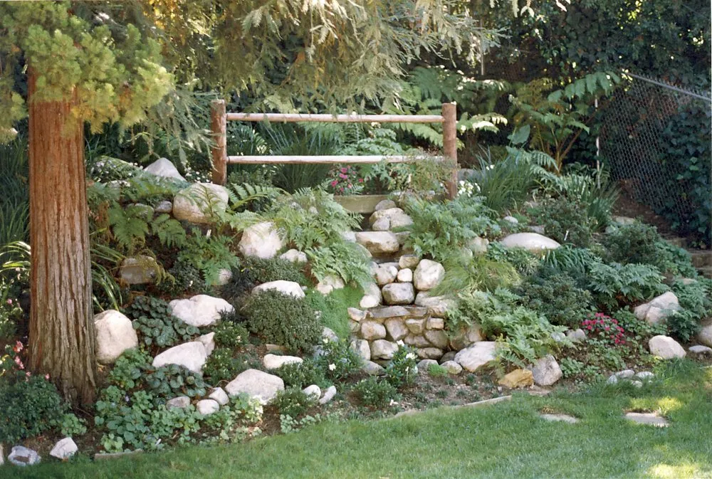 Expert lawn mowing service experts serving Simi Valley, CA - Larsen Landscape Construction & Design, Inc.