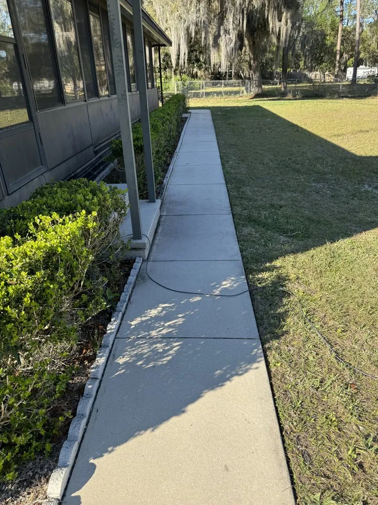 Top-rated garden landscaping for year-round maintenance in Gainesville, FL by Larsen Landscaping and Consulting