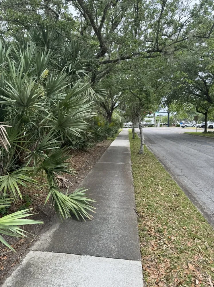 Custom lawn mowing service in Gainesville, FL - Larsen Landscaping and Consulting